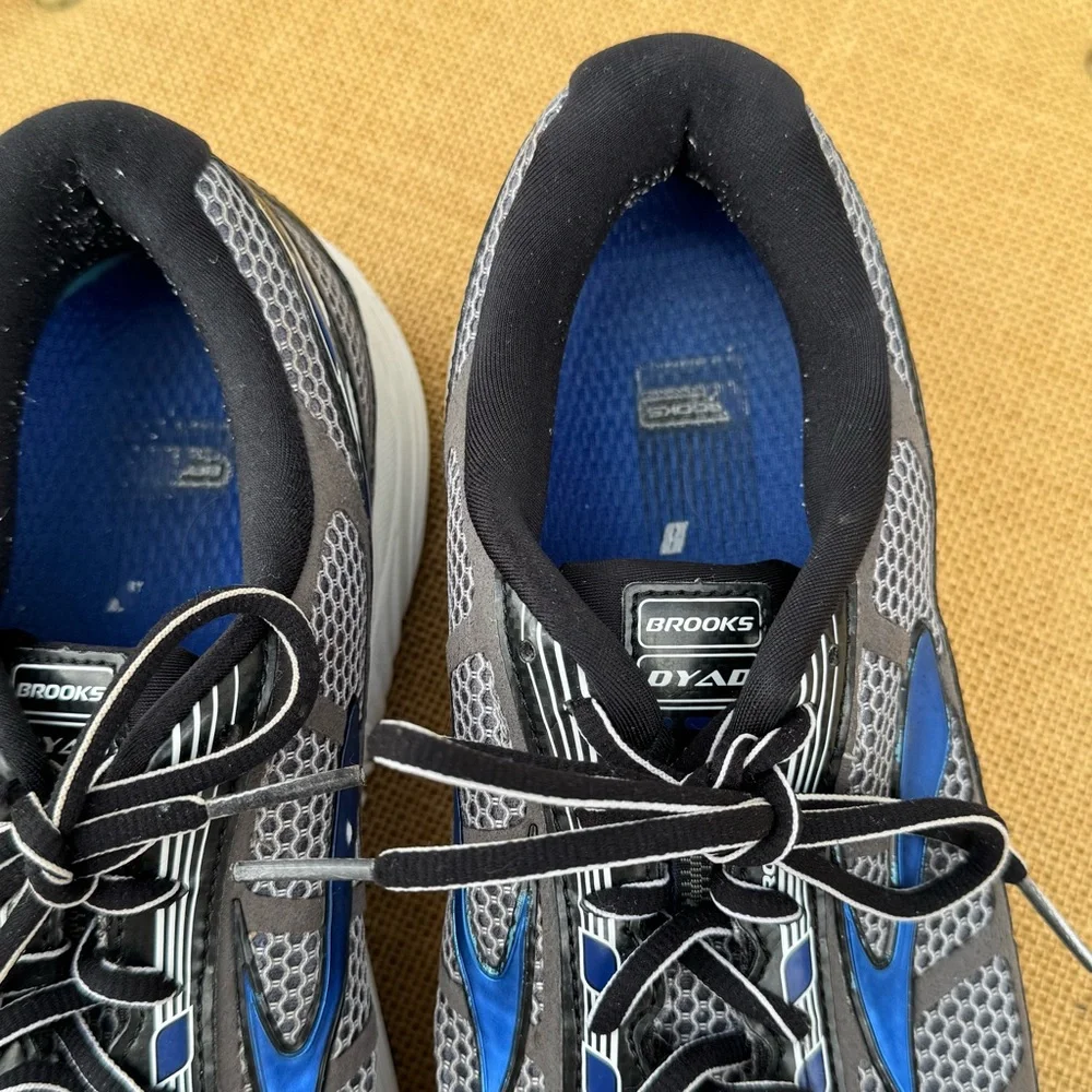 Brooks Dyad 8 Running Black and Blue Athletic Shoes Size 11